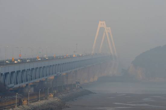 하늘이 점차 맑아진다는 의미의 '청명', 수도권의 미세먼지 상태는 '나쁨'으로 나타났다. ⓒ 뉴스1