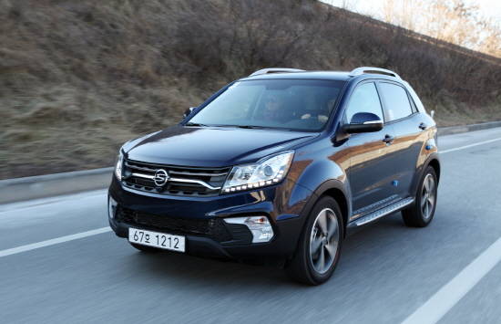 쌍용차 디자인철학 '네이쳐-본 3모션'에서 '다이내믹 모션'을 기조로 디자인된 5세대 코란도C는 기존 정통 SUV 이미지를 트렌디한 스타일로 새롭게 구현했다. ⓒ 쌍용자동차