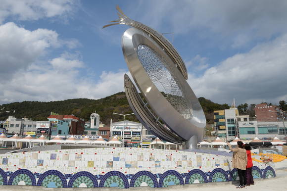 기장멸치를 상징하는 조형물. ⓒ기장군