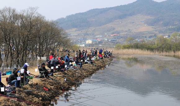 지난해 개최된 ‘제14회 예산군수배 예당전국낚시대회’ 모습. ⓒ 예산군