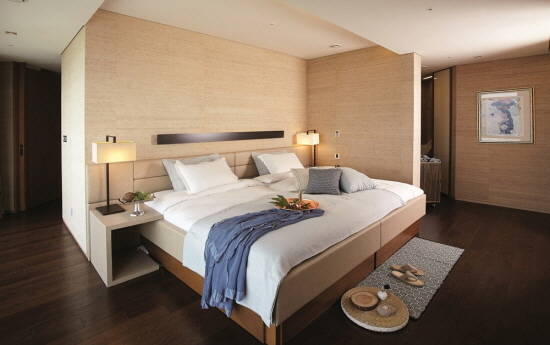 '헬로 카봇, 헬로 펜타즈' 패키지에는 서울 어린이대공원 유니버셜 아트센터에서 열리는 뮤지컬 '헬로카봇 시즌2 카봇구조대' VIP석 관람권이 포함돼 있다. ⓒ 펜타즈 호텔