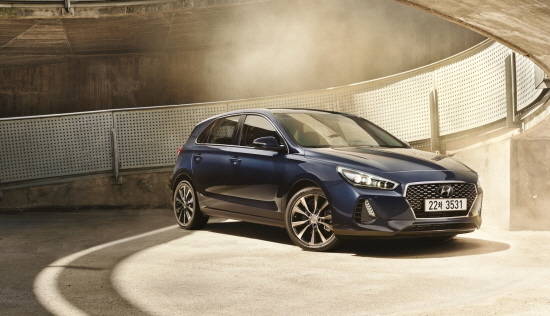 새롭게 출시된 2017년형 i30는 맞춤형 옵션 프로그램 '마이 핏'으로 고객의 합리적인 상품 구성을 돕고 전체적인 상품성과 가격 경쟁력을 갖췄다. ⓒ 현대자동차