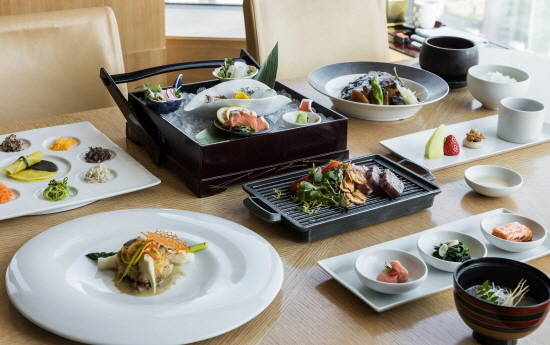 부산롯데호텔의 무궁화와 모모야마가 선보이는 콜라보레이션 특선 메뉴. ⓒ 부산롯데호텔