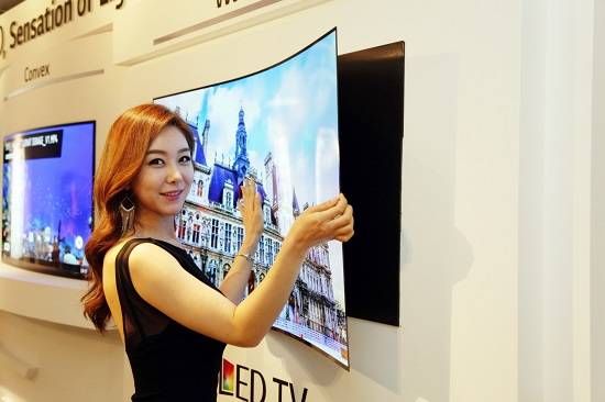 LG디스플레이의 UHD Wallpaper OLED TV 패널이 SID 2017에서 올해의 디스플레이로 선정됐다. ⓒ LG디스플레이