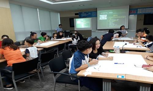 광양창조경제혁신센터에서 코딩교육이 진행되고 있다. ⓒ 광양제철소