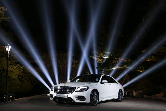 지난 2013년 출시후 전 세계 30만대 이상 판매된 6세대 부분변경 모델인 더 뉴 S-클래스는 6500여개 부품 및 구성요소에 변화를 주는 혁신을 단행했다. ⓒ 메르세데스-벤츠 코리아