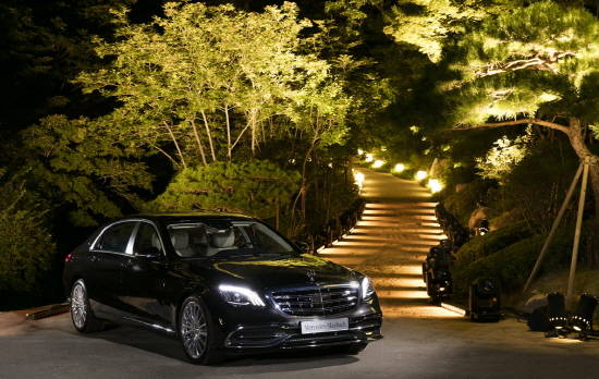 V8바이터보 가솔린 엔진(3982cc)이 탑재된 메르세데스-마이바흐 S 560 4매틱 모델은 △최고출력 469마력 △최대토크 71.4㎏·m의 주행성능을 발휘한다. ⓒ 메르세데스-벤츠 코리아