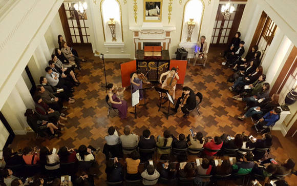 2017년 1월부터 7월까지 '석조전 음악회'가 열렸던 모습을 위에서 사진찍은 거예요. ⓒ문화재청