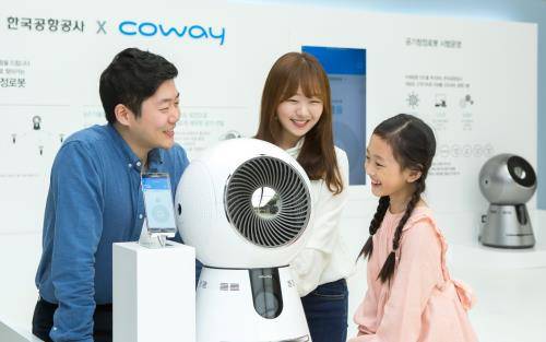 코웨이 로봇공기청정기를 시범 운영하는 모습. ⓒ 코웨이
