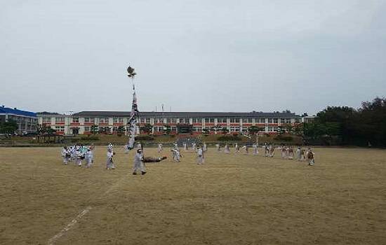 지난 행사에서 '지게목발농요' 식전 행사 모습. ⓒ 익산시