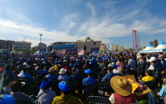 29일 모란오일장터 이전 부지에서 '제1회 성남모란축제'가 열리고 있다. ⓒ 성남시