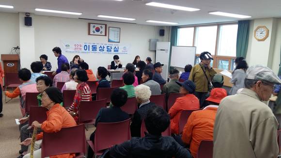 '찾아가는 이동상담실' 주민들에게 복지서비스 제공. ⓒ 천안시청