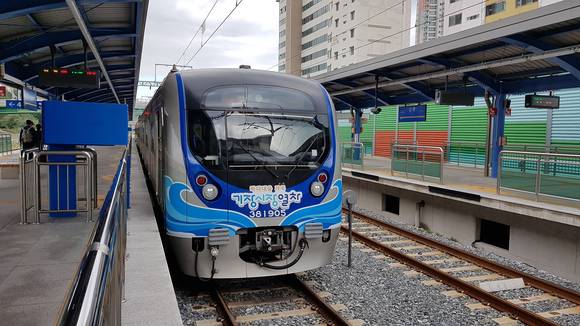 기장시장 관광 열차 운행. ⓒ 기장군