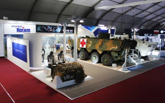 오는 22일까지 개최되는 서울 ADEX 2017 내 현대로템 전시관 전경. ⓒ 현대로템