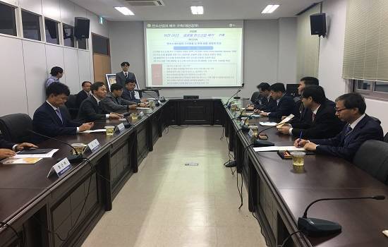 김승수 전주시장, 균형발전비서관 만나 산업부 내 탄소 전담부서 신설 건의 장면. ⓒ 전주시