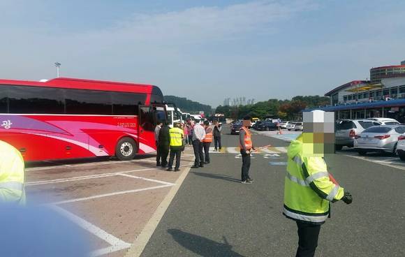 가을행락철 고속도로 대형버스 불법행위 특별단속이 이뤄지고 있다. ⓒ 충남지방경찰청