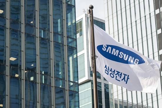 삼성전자는 글로벌 업체들의 공세가 이어지는 무한 경쟁 체제 속에서도 혁신과 진화의 투트랙 전략으로 국내를 넘어 전 세계 선도 기업으로 거듭났다. ⓒ 뉴스1