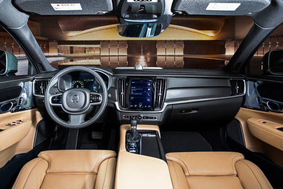 아늑하면서도 따뜻한 느낌의 럭셔리하고 우아한 내관 디자인. ⓒ 볼보자동차코리아