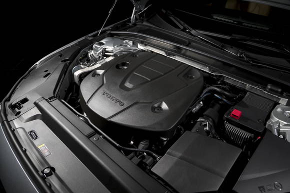 '올-로드 스페셜리스트'를 지향한 크로스 컨트리는 온로드에서의 고속주행과 오프로드의 예측 불가능하고 가혹한 환경을 견딜 수 있는 진정한 멀티-플레이어로 진화했다. ⓒ 볼보자동차코리아