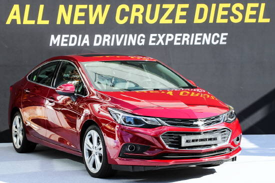 전월대비 판매가 176.4% 증가한 쉐보레 크루즈는 디젤 모델 인기에 힘입어 출시 초기 수준의 시장 반응을 되찾은 분위기다. ⓒ 한국GM