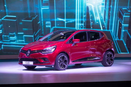 르노삼성을 늦어도 이번 가을경 출시를 계획했던 '8번째 신규 라인업' 클리오는 초기 물량과 선박 문제가 걸림돌로 인해 내년 2~3월까지 연기됐다. ⓒ 르노삼성