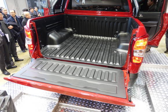 기존 SUV들과 비교를 거부하는 압도적인 용량(1011ℓ, VDA 기준)의 데크. = 노병우 기자