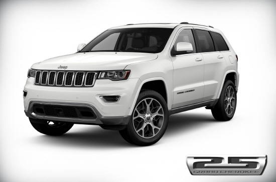 FCA 코리아가 '지프 그랜드 체로키' 탄생 25주년을 맞아 국내 20대 한정 판매하는 '지프 그랜드 체로키 25주년 스페셜 에디션'은 2018년형 리미티드 모델을 기반으로, 25년의 헤리티지를 강조한 디자인이 특징이다. ⓒ FCA 코리아