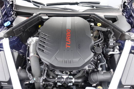 최고출력 370마력(PS), 최대토크 52.0㎏f·m의 주행성능을 발휘하는 가솔린 엔진을 탑재한 3.3 터보 가솔린 모델은 '제로백 4.9초'라는 폭발적인 가속력을 자랑한다. = 전훈식 기자