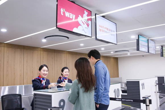 티웨이항공이 광명역 도심공항터미널에서 본격적인 탑승 수속 서비스를 시작했다. ⓒ 티웨이항공