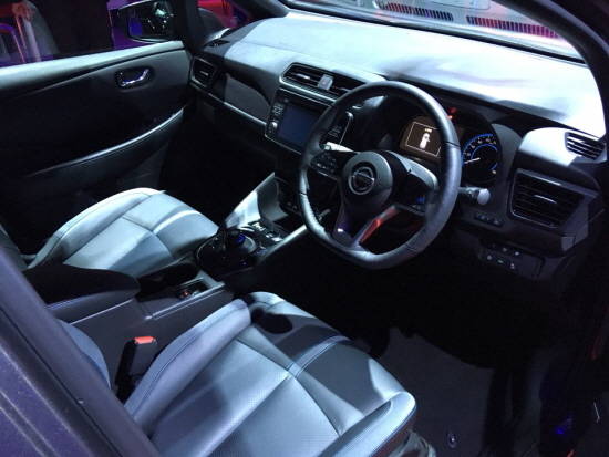 2세대 신형 리프의 내부 모습. = 노병우 기자