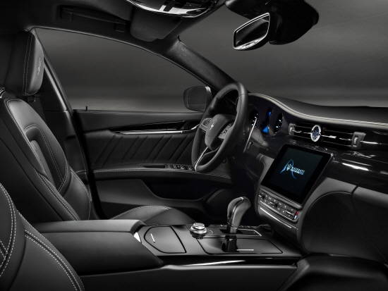 콰트로포르테S Q4 그란루소 실내 모습. ⓒ FMK