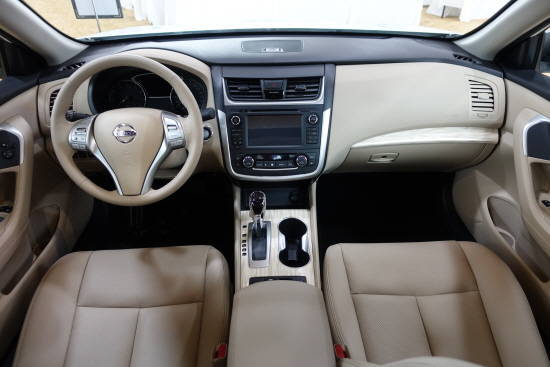 알티마 실내는 '글라이딩 윙'을 바탕으로 직관적 조작과 탑승자 모두에게 프리미엄 감성을 선사한다. ⓒ 프라임경제