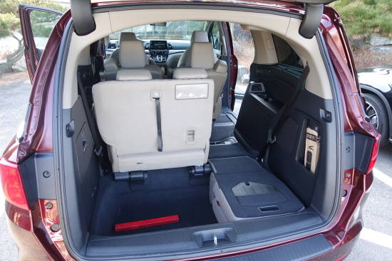 올 뉴 오딧세이 적재공간의 모습. = 노병우 기자