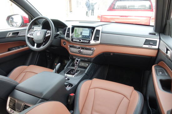 렉스턴 스포츠는 넉넉한 실내공간을 확보해 탑승객의 안락함을 극대화했다. = 노병우 기자