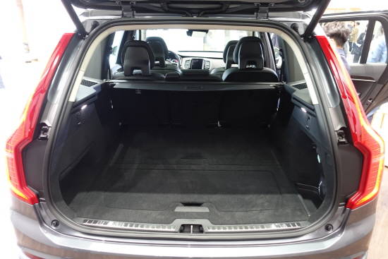 볼보자동차코리아는 최고 수준의 안전, 편의장치에 합리적인 가격까지 갖춘 5인승 가솔린모델을 추가해 XC90의 입지를 더욱 강화하겠다는 계획이다. = 노병우 기자