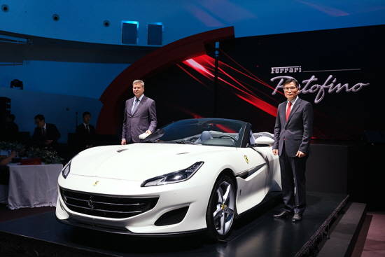 그랜드 투어러의 실용성과 스포츠카의 강력한 성능을 겸비한 8기통 컨버터블 GT 페라리 포르토피노를 국내에 공식 출시했다. = 노병우 기자