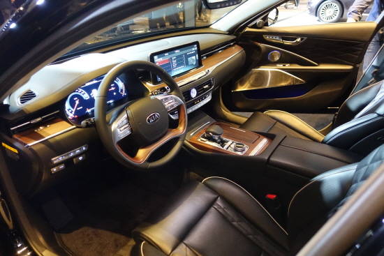 기아차는 THE K9의 내장 디자인은 감성적이면서도 기능적인 프리미엄 실내공간을 구현했다. = 노병우 기자