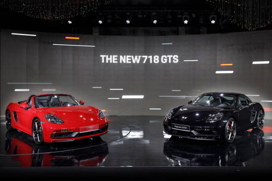 더 강력한 퍼포먼스와 GTS만의 감성을 결합한 미드엔진 스포츠카 신형 '718 GTS' 모델. ⓒ 포르쉐코리아
