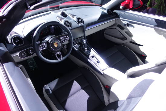 신형 718 박스터 GTS 인테리어. = 노병우 기자