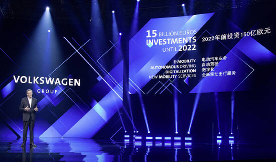 폭스바겐 그룹은 전기차 전략 '로드맵 E'를 바탕으로, 향후 7~8년간 신에너지차(NEV) 40대를 중국에 선보일 예정이다. 사진은 요킴 하이츠만 중국 폭스바겐 그룹 최고경영자. ⓒ 아우디폭스바겐코리아