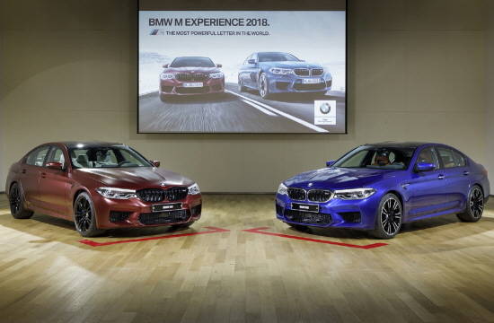M시리즈 최초 사륜구동 시스템 M x드라이브를 탑재한 BMW 6세대 M5는 강력하고 흔들림 없는 주행을 선보이며, 최고급 세단에 어울리는 넓은 공간과 첨단 주행보조 기술 옵션, 편의사양을 갖췄다. ⓒ BMW 코리아