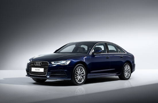 최근 국내 상륙한 2018년식 아우디 A6는 7세대 부분변경 모델에 없던 상위 옵션을 대거 기본 사양으로 장착했다. ⓒ 아우디코리아