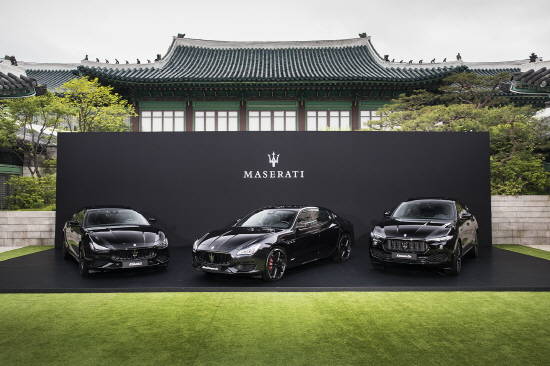 마세라티 네리시모 에디션은 '딥 블랙 컬러'가 차량 전체를 뒤덮는 고혹적인 디자인으로 국내 50대 한정 판매된다. ⓒ FMK