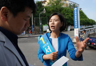 서은숙 후보가 취재진의 질문에 답하고 있다. ⓒ 프라임경제