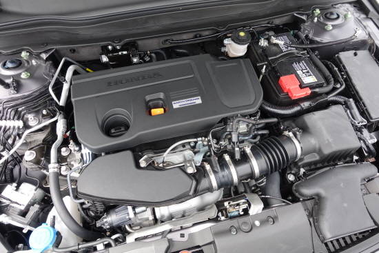 어코드 2.0 터보 스포츠는 파워풀한 브이텍 터보 엔진과 혼다가 독자 개발한 동급 최초 10단 자동변속기가 조화를 이뤘다. = 노병우 기자