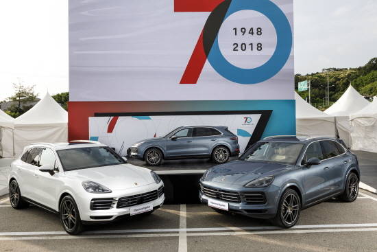 포르쉐코리아가 '스포츠카 투게더 데이'에서 풀 체인지 3세대 신형 카이엔을 국내 최초로 선보였다. ⓒ 포르쉐코리아