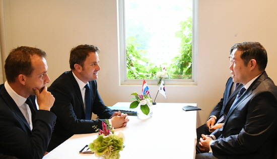 조현상 효성 총괄사장(우측 첫 번째)이 자비에르 베텔 룩셈부르크 총리(좌측 두 번째)와 단독 면담을 가졌다. ⓒ 효성