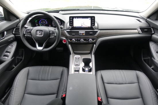 어코드 하이브리드의 내부 모습. = 노병우 기자