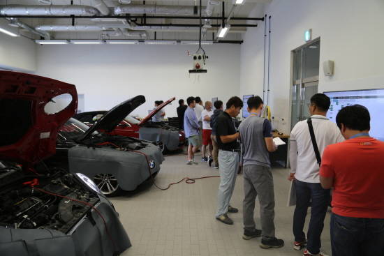 BMW 그룹 코리아가 지난 9일 BMW 트레이닝 아카데미에서 외부 수리업체 대상 4차 기술세미나를 진행했다. ⓒ BMW 그룹 코리아