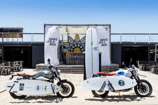 BMW 모토라드가 강원도 양양에 위치한 서피비치에서 'BMW 모토라드 서핑 투어 2018'을 개최했다. ⓒ BMW 그룹코리아